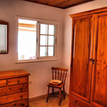 Casa Los Tarajales 14 *